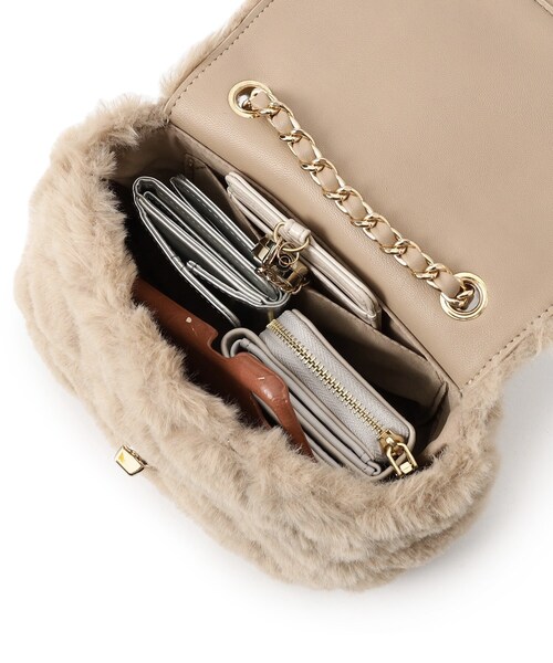 SHOO・LA・RUE（シューラルー）の「◆フェイクファーキルトショルダーバッグ（ショルダーバッグ・レディース・ベージュ/ライトパープル/ブラック・00）」の12枚目の写真