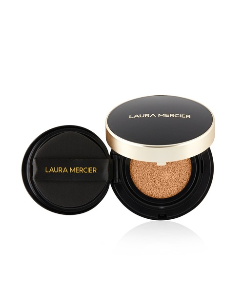 LAURA MERCIER（ローラメルシエ）の「販売終了フローレス　ルミエール　ラディアンス　パーフェクティング　クッション（ファンデーション・レディース・1N1 CREME やや明るめのオークル/0W1 CREAM IVORY 特に明るいオークル/1C1 SHELL 明るめのピンクオークル/0C1 PEARL IVORY明るいピンクオークル/1N0 FLAX 明るめのオークル/2N1 CASHEW 中間的な明るさのオークル/1W1 IVORY 明るめのベージュオークル/2W1 MACADAMIA中間的なベージュオークル・FREE）」の7枚目の写真