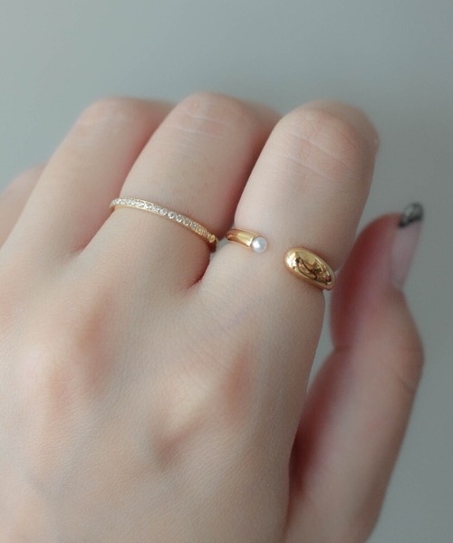 ebine（エビネ）の「金属アレルギー対応 サージカルステンレス Side Pearl Ring（リング・レディース・ゴールド/シルバー/ピンク・7号/13号/16号/11号/9号）」の4枚目の写真