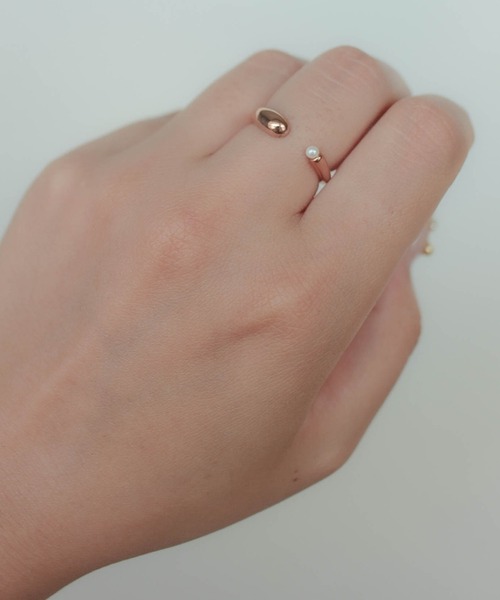 ebine（エビネ）の「金属アレルギー対応 サージカルステンレス Side Pearl Ring（リング・レディース・ゴールド/シルバー/ピンク・7号/13号/16号/11号/9号）」の7枚目の写真