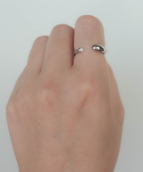 ebine（エビネ）の「金属アレルギー対応 サージカルステンレス Side Pearl Ring（リング・レディース・ゴールド/シルバー/ピンク・7号/13号/16号/11号/9号）」の11枚目の写真