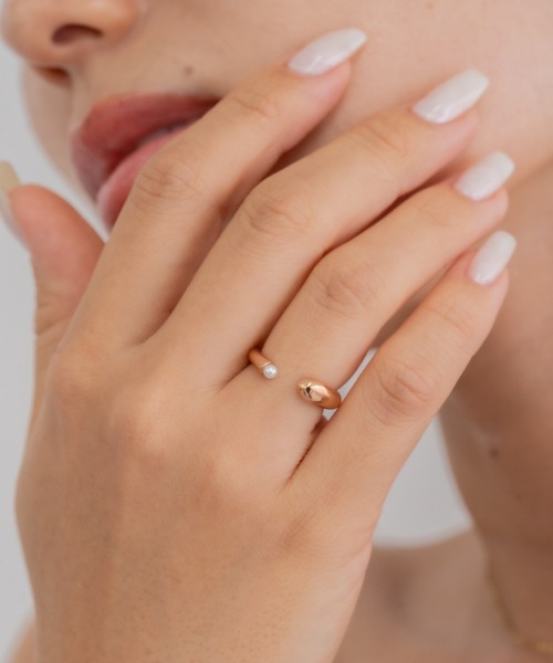 ebine（エビネ）の「金属アレルギー対応 サージカルステンレス Side Pearl Ring（リング・レディース・ゴールド/シルバー/ピンク・7号/13号/16号/11号/9号）」の21枚目の写真