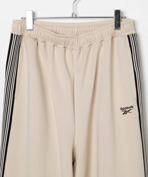 Reebok（リーボック）の「∴WEGO/別注Reebok サイドライントラックパンツ（スウェットパンツ・レディース・ベージュ/ブラック・FREE）」の3枚目の写真