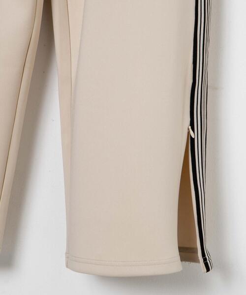 Reebok（リーボック）の「∴WEGO/別注Reebok サイドライントラックパンツ（スウェットパンツ・レディース・ベージュ/ブラック・FREE）」の7枚目の写真