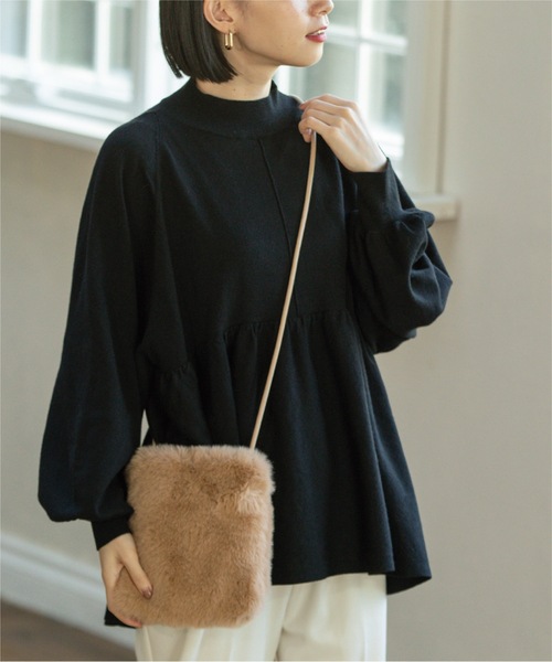 OPAQUE.CLIP（オペークドットクリップ）の「◆フェイクファーミニポシェット（ショルダーバッグ・レディース・チャコールグレー/オフホワイト/グリーン/サンドベージュ・00）」の3枚目の写真