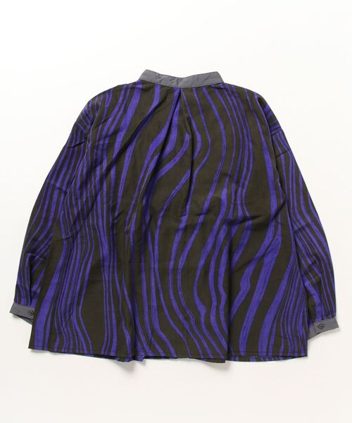 sandy（サンディー）の「sandy/切り替えタックブラウス（シャツ/ブラウス・レディース・ベージュ/マスタード/パープル・FREE）」の4枚目の写真