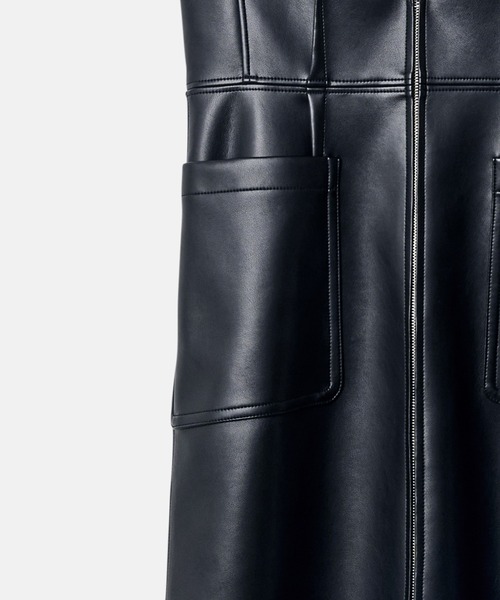 LE CIEL BLEU（ルシェルブルー）の「レザーユーティリティージレドレス