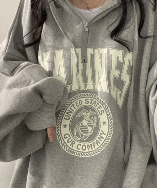 CANVAS+(キャンバスプラス)の「【CANVAS+】カレッジ風プリントハーフジップパーカー(パーカー・レディース・グレー/ブラック・M)」の11枚目の写真