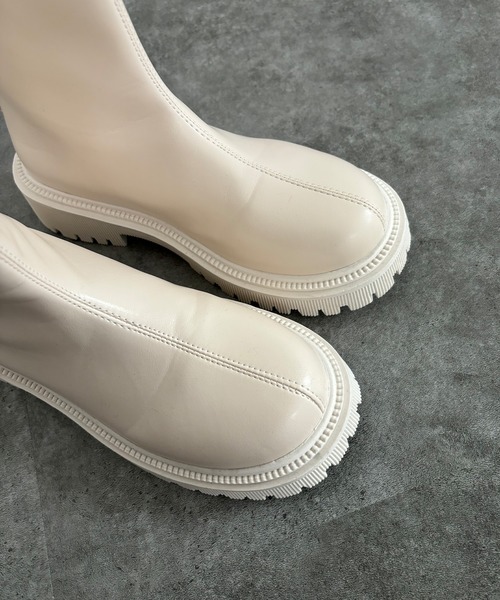 ISOOK(アイスー)の「【ISOOK / アイスー】トラックソールボアブーツ / 厚底ブーツ ローヒール ショートブーツ ZOZOTOWN限定(ブーツ・レディース・ブラック/アイボリー・23/24/25/24.5/23.5)」の13枚目の写真