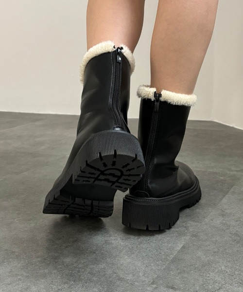 ISOOK(アイスー)の「【ISOOK / アイスー】トラックソールボアブーツ / 厚底ブーツ ローヒール ショートブーツ ZOZOTOWN限定(ブーツ・レディース・ブラック/アイボリー・23/24/25/24.5/23.5)」の12枚目の写真