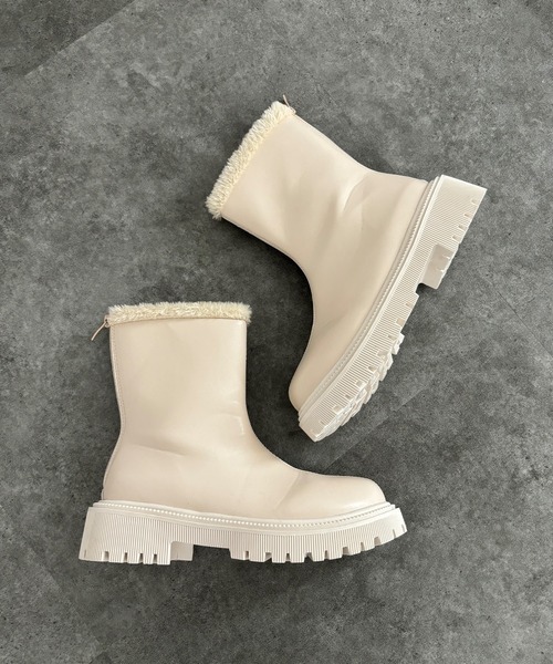 ISOOK(アイスー)の「【ISOOK / アイスー】トラックソールボアブーツ / 厚底ブーツ ローヒール ショートブーツ ZOZOTOWN限定(ブーツ・レディース・ブラック/アイボリー・23/24/25/24.5/23.5)」の3枚目の写真