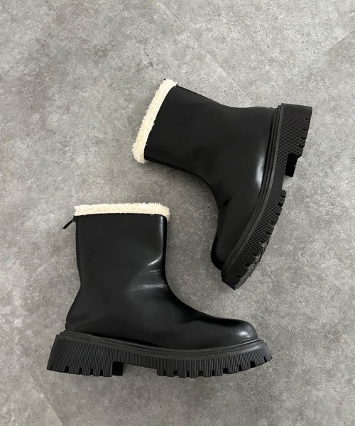 ISOOK(アイスー)の「【ISOOK / アイスー】トラックソールボアブーツ / 厚底ブーツ ローヒール ショートブーツ ZOZOTOWN限定(ブーツ・レディース・ブラック/アイボリー・23/24/25/24.5/23.5)」の4枚目の写真