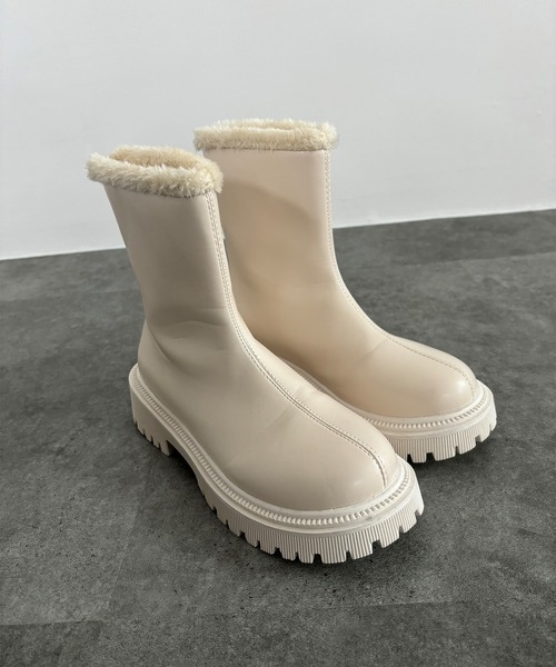 ISOOK(アイスー)の「【ISOOK / アイスー】トラックソールボアブーツ / 厚底ブーツ ローヒール ショートブーツ ZOZOTOWN限定(ブーツ・レディース・ブラック/アイボリー・23/24/25/24.5/23.5)」の5枚目の写真