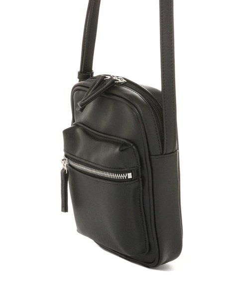 LAKOLE（ラコレ）の「ジップショルダーバッグ / 991664（ショルダーバッグ・メンズ・ブラック/オフホワイト/サンドグレー・FREE）」の9枚目の写真