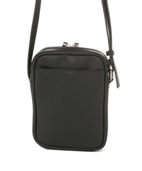 LAKOLE（ラコレ）の「ジップショルダーバッグ / 991664（ショルダーバッグ・メンズ・ブラック/オフホワイト/サンドグレー・FREE）」の10枚目の写真