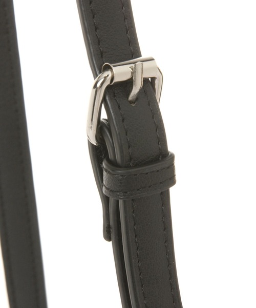 LAKOLE（ラコレ）の「ジップショルダーバッグ / 991664（ショルダーバッグ・メンズ・ブラック/オフホワイト/サンドグレー・FREE）」の11枚目の写真