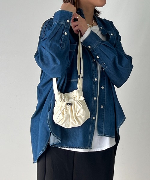 un dix cors（アンディコール）の「ドロストリングミニショルダー（ショルダーバッグ・レディース・アイボリー/ブラック/グリーン・FREE）」の8枚目の写真