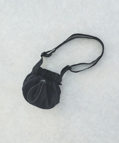 un dix cors（アンディコール）の「ドロストリングミニショルダー（ショルダーバッグ・レディース・アイボリー/ブラック/グリーン・FREE）」の12枚目の写真