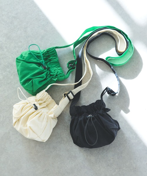 un dix cors（アンディコール）の「ドロストリングミニショルダー（ショルダーバッグ・レディース・アイボリー/ブラック/グリーン・FREE）」の15枚目の写真