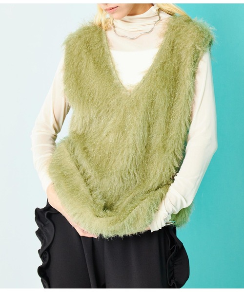 Settimissimo（セッティミッシモ）の「スパーリングシャギー Vネック 2WAYジレ ベスト（ベスト・レディース・アイボリー/オリーブ・FREE）」の2枚目の写真