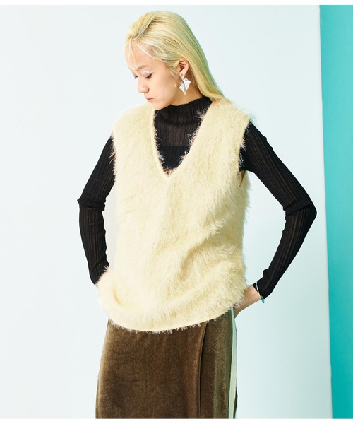 Settimissimo（セッティミッシモ）の「スパーリングシャギー Vネック 2WAYジレ ベスト（ベスト・レディース・アイボリー/オリーブ・FREE）」の4枚目の写真