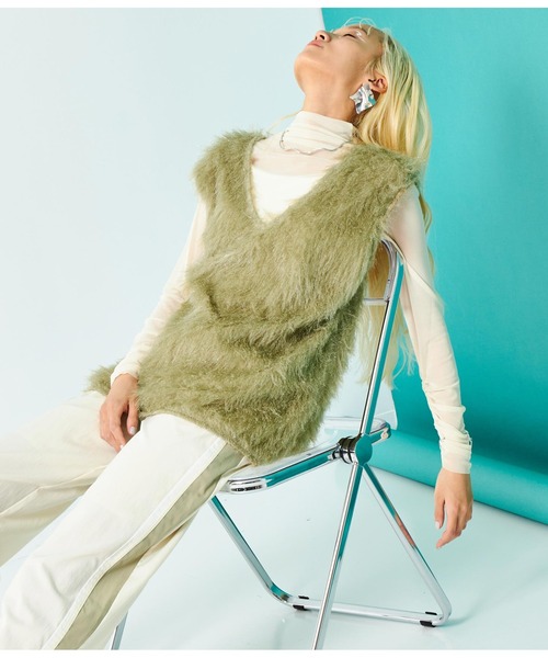 Settimissimo（セッティミッシモ）の「スパーリングシャギー Vネック 2WAYジレ ベスト（ベスト・レディース・アイボリー/オリーブ・FREE）」の13枚目の写真