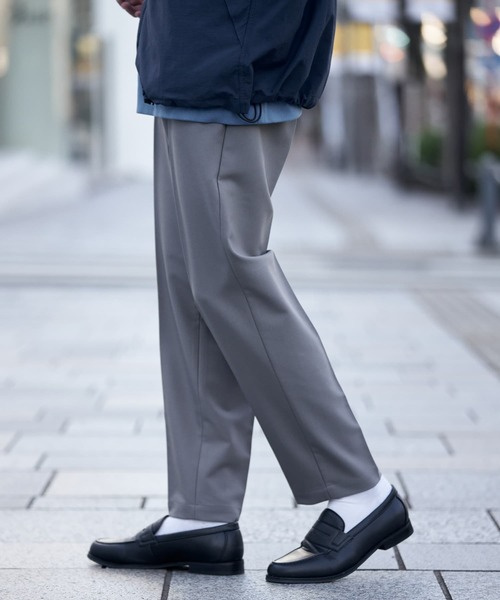URBAN RESEARCH DOORS(アーバンリサーチドアーズ)の「T/R テーパードトラウザー(その他パンツ・メンズ・グレー/ブラック/モカ/ネイビー・SMALL/MEDIUM/LARGE)」の6枚目の写真