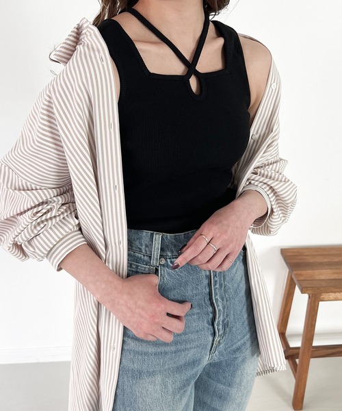 JUNOAH（ジュノア）の「クロスネックリブタンクトップ（タンクトップ・レディース・グレイッシュベージュ/ブラック/ブラウン/ホワイト・X-LARGE/LARGE/MEDIUM）」の5枚目の写真