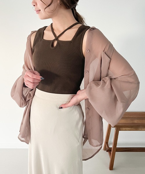 JUNOAH（ジュノア）の「クロスネックリブタンクトップ（タンクトップ・レディース・グレイッシュベージュ/ブラック/ブラウン/ホワイト・X-LARGE/LARGE/MEDIUM）」の10枚目の写真