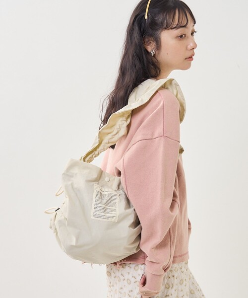 FREAK'S STORE（フリークスストア）の「THEATRE PRODUCTS × FREAK'S STORE/シアタープロダクツ 別注 2WAY ギャザーショルダーバッグ（ショルダーバッグ・レディース・ナチュラル/ブラウン/ブラック・ONE SIZE）」の20枚目の写真