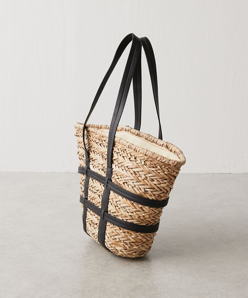 PAPILLONNER(パピヨネ)の「ベルトカゴバッグ(ショルダーバッグ・レディース・ブラック・FREE)」の6枚目の写真