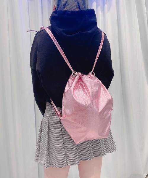 lilLilly（リルリリー）の「メタリックリボンリュック（バックパック/リュック・レディース・シルバー/ブラック/ピンク・ONESIZE）」の13枚目の写真