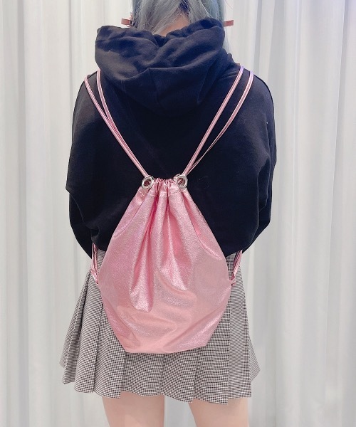 lilLilly（リルリリー）の「メタリックリボンリュック（バックパック/リュック・レディース・シルバー/ブラック/ピンク・ONESIZE）」の6枚目の写真