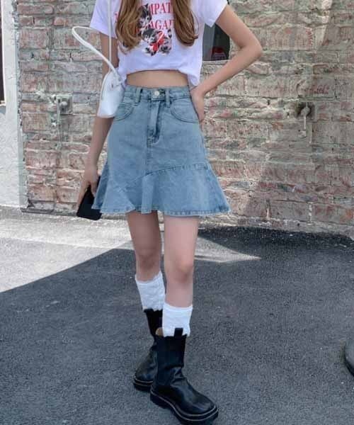 NANEA(ナネア)の「ハイウエストフレアヘムデニムスカート(デニムスカート・レディース・ブラック/ブルー・X-LARGE/MEDIUM/SMALL/LARGE)」の5枚目の写真