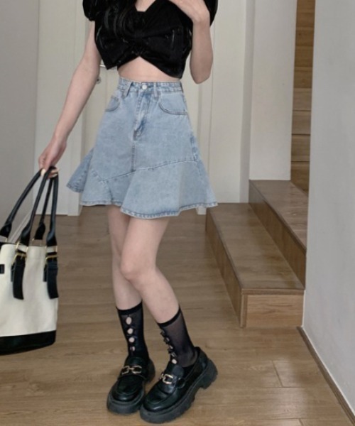 NANEA(ナネア)の「ハイウエストフレアヘムデニムスカート(デニムスカート・レディース・ブラック/ブルー・X-LARGE/MEDIUM/SMALL/LARGE)」の8枚目の写真