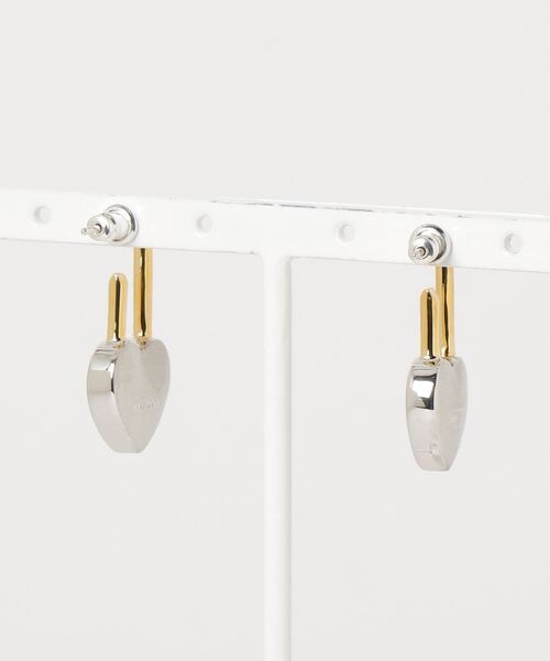 AMBUSH（アンブッシュ）の「SMALL HEART PADLOCK EARRINGS