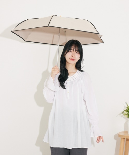 nifty colors（ニフティーカラーズ）の「【niftycolors/ニフティカラーズ】 完全遮光 晴雨兼用パイピングミニ折りたたみ日傘　WEB限定（折りたたみ傘・レディース・ベージュ/ブラック・MEDIUM）」の8枚目の写真