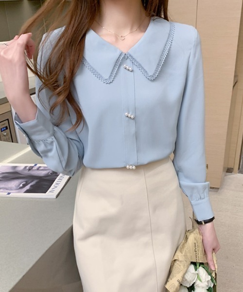 COCOMOMO（ココモモ）の「3連パールボタン付き とろみシフォンブラウス（シャツ/ブラウス・レディース・ホワイト/ブルー・M/L）」の4枚目の写真