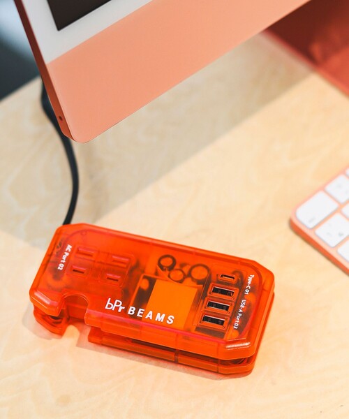 bpr BEAMS（ビーピーアール ビームス ）の「AC＆USB タップ スケルトン（スマホグッズ・メンズ・オレンジ・ONE SIZE）」の3枚目の写真