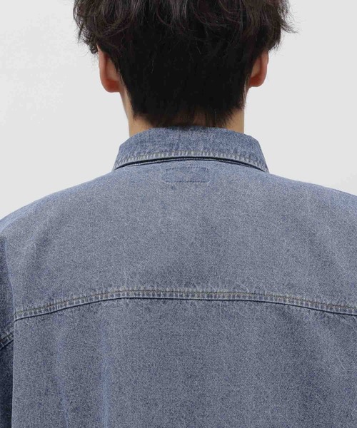 LAKOLE（ラコレ）の「BIGデニムシャツ / 111263（シャツ/ブラウス・メンズ・ブラック/ブルー・MEDIUM/LARGE）」の14枚目の写真