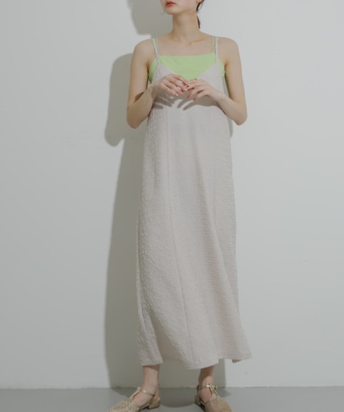 SENSE OF PLACE by URBAN RESEARCH(センスオブプレイスバイアーバンリサーチ)の「ジャガードバックオープンキャミワンピース(ワンピース・レディース・ライトベージュ/オレンジ/ブラック・S/ONE)」の4枚目の写真