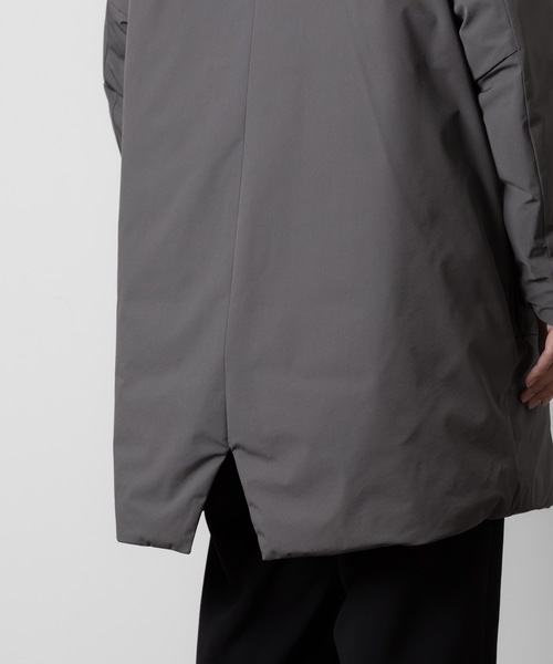 ATTACHMENT（アタッチメント）の「3レイヤー ライトタフタ ユーティリティーダウンコート / 3LAYER LIGHT TAFFETA UTILITY DOWN COAT（ダウンジャケット/コート・メンズ・ダークグレー/ブラック・2/1/3）」の5枚目の写真