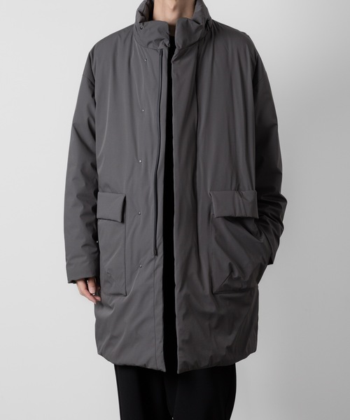 ATTACHMENT（アタッチメント）の「3レイヤー ライトタフタ ユーティリティーダウンコート / 3LAYER LIGHT TAFFETA UTILITY DOWN COAT（ダウンジャケット/コート・メンズ・ダークグレー/ブラック・2/1/3）」の8枚目の写真