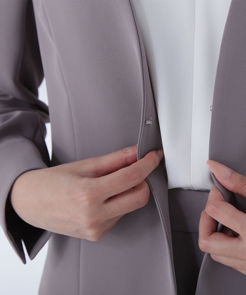 NATURAL BEAUTY BASIC（ナチュラルビューティーベーシック）の「◇ドビーツイル SETUP ノーカラージャケット（ノーカラージャケット・レディース・チャコールグレー/グレー/ネイビー・MEDIUM/SMALL/LARGE）」の18枚目の写真