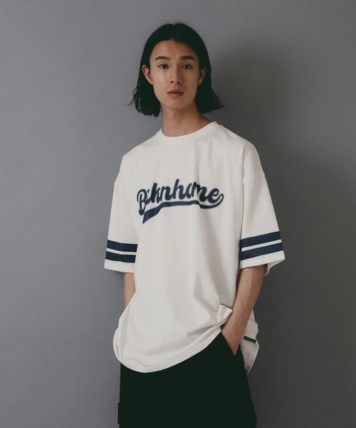 brknhome(ブロークンホーム)の「【brknhome/ブロークンホーム】袖ライン ベースボールロゴ Tシャツ(Tシャツ/カットソー・メンズ・ブラック/ホワイト/パープル・MEDIUM/LARGE)」の5枚目の写真