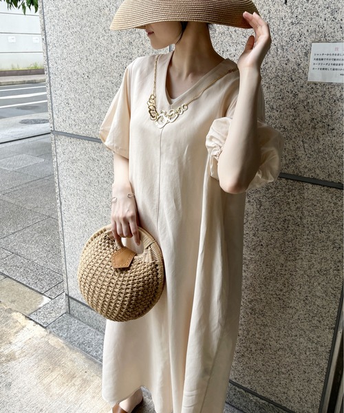 StyleSea（スタイルシー）の「【リネン混】パフスリーブフレアロングワンピース（ワンピース・レディース・ブラック/カーキ/ライトブルー/ブルー/ライトブラウン/グリーン/ブラウン/ネイビー/ラベンダー/アイボリー・FREE）」の19枚目の写真