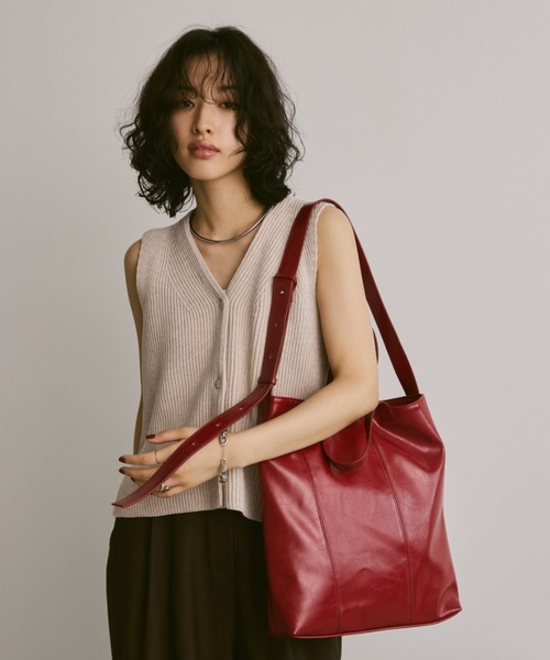 Aunt Marie's(アントマリーズ)の「2WAYワンハンドルBIGショルダーバッグ/A4・PC収納可(トートバッグ・レディース・ブラック/レッド/シルバー・FREE)」の15枚目の写真