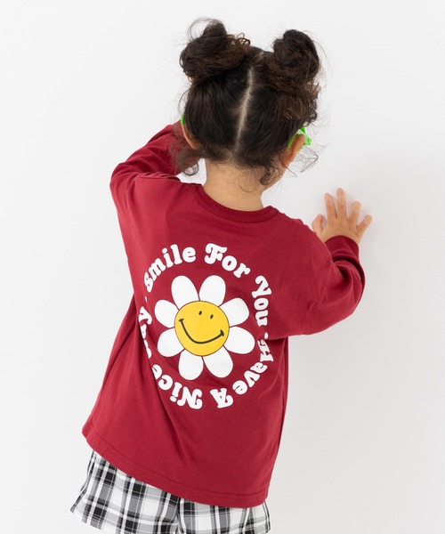 chil2（チルツー）の「スマイリーフェイス 長袖Tシャツ（Tシャツ/カットソー・キッズ・C/D/E/F/A/B・80ｃｍ/90cm/100cm/110cm/120cm/130cm/140cm）」の3枚目の写真