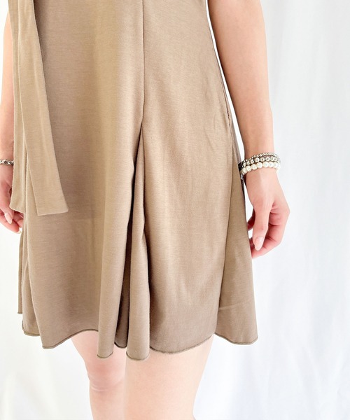 ENVYM（アンビー）の「ヘムメローキャミワンピ（ワンピース・レディース・グレー/ブラック/ブラウン・FREE）」の7枚目の写真