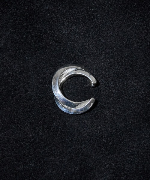 IVXLCDM(アイヴィーエックスエルシーディエム)の「IVXLCDM アイブイエックスエルシーディーエム / TRIANGLE TWIST EAR CUFF/ トライアングルツイストイヤーカフ / IVX-A550-SV(イヤーカフ・メンズ・シルバー・FREE)」の7枚目の写真